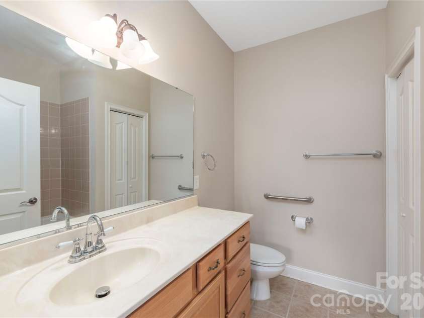 93 Outlook Circle, Swannanoa, NC 28778.  MLS# CAR4358742, YatesRealty ID 12747. 