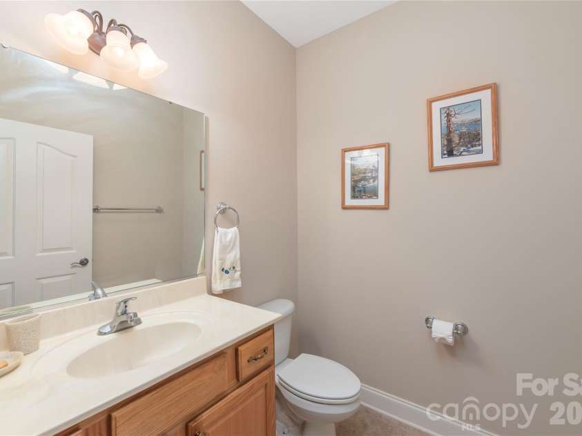 93 Outlook Circle, Swannanoa, NC 28778.  MLS# CAR4358742, YatesRealty ID 12747. 