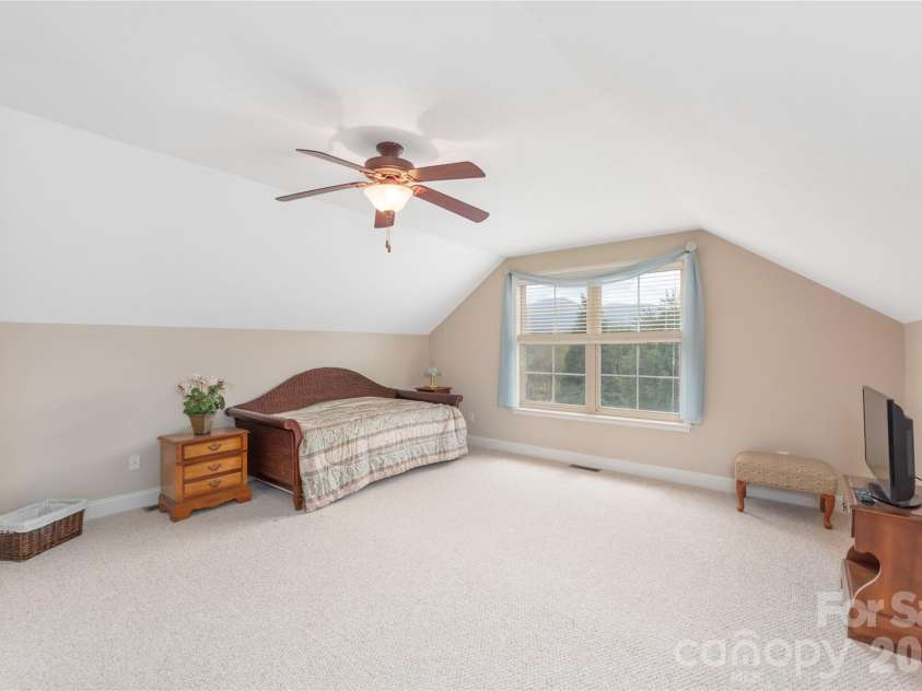 93 Outlook Circle, Swannanoa, NC 28778.  MLS# CAR4358742, YatesRealty ID 12747. 