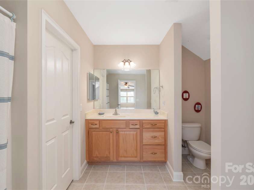 93 Outlook Circle, Swannanoa, NC 28778.  MLS# CAR4358742, YatesRealty ID 12747. 