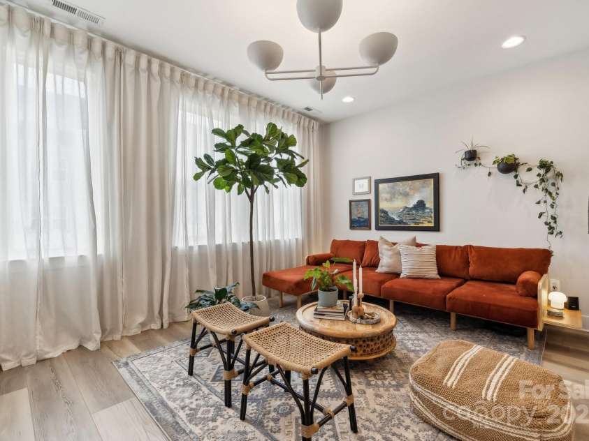 614 West End Drive, Charlotte, NC 28208.  MLS# CAR4256736, YatesRealty ID 12748. 