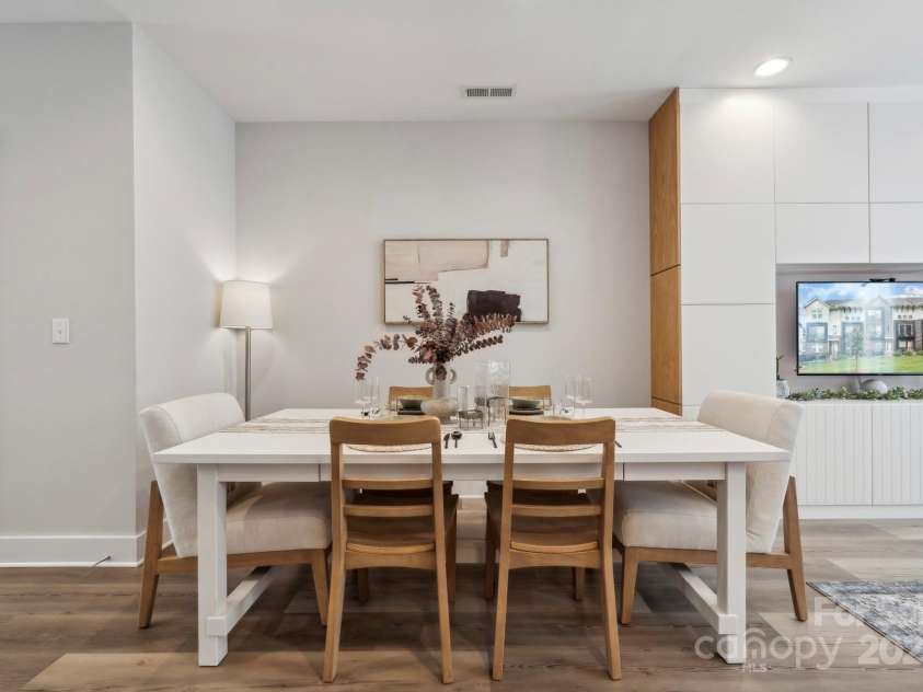 614 West End Drive, Charlotte, NC 28208.  MLS# CAR4256736, YatesRealty ID 12748. 