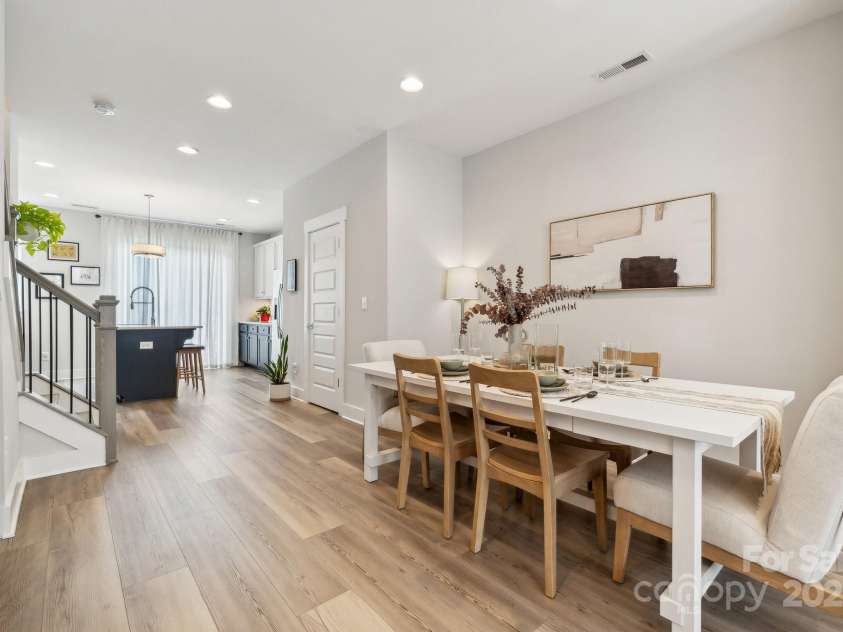 614 West End Drive, Charlotte, NC 28208.  MLS# CAR4256736, YatesRealty ID 12748. 