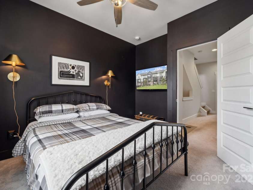 614 West End Drive, Charlotte, NC 28208.  MLS# CAR4256736, YatesRealty ID 12748. 