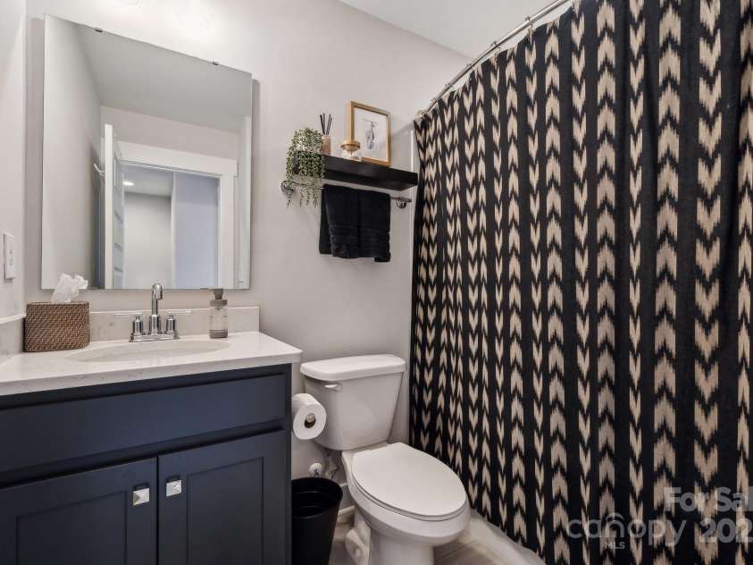 614 West End Drive, Charlotte, NC 28208.  MLS# CAR4256736, YatesRealty ID 12748. 