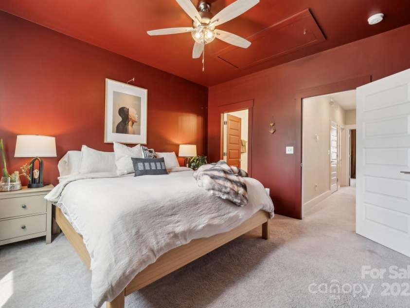 614 West End Drive, Charlotte, NC 28208.  MLS# CAR4256736, YatesRealty ID 12748. 