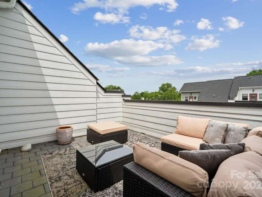 614 West End Drive, Charlotte, NC 28208.  MLS# CAR4256736, YatesRealty ID 12748. 