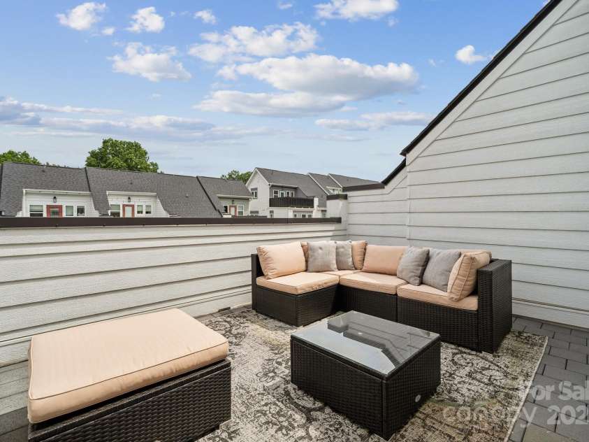 614 West End Drive, Charlotte, NC 28208.  MLS# CAR4256736, YatesRealty ID 12748. 