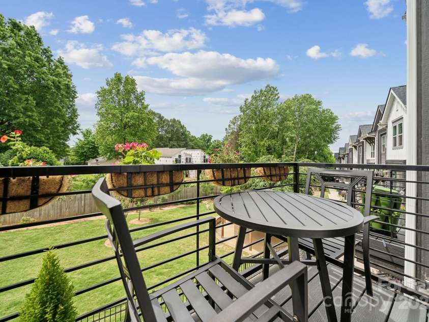 614 West End Drive, Charlotte, NC 28208.  MLS# CAR4256736, YatesRealty ID 12748. 