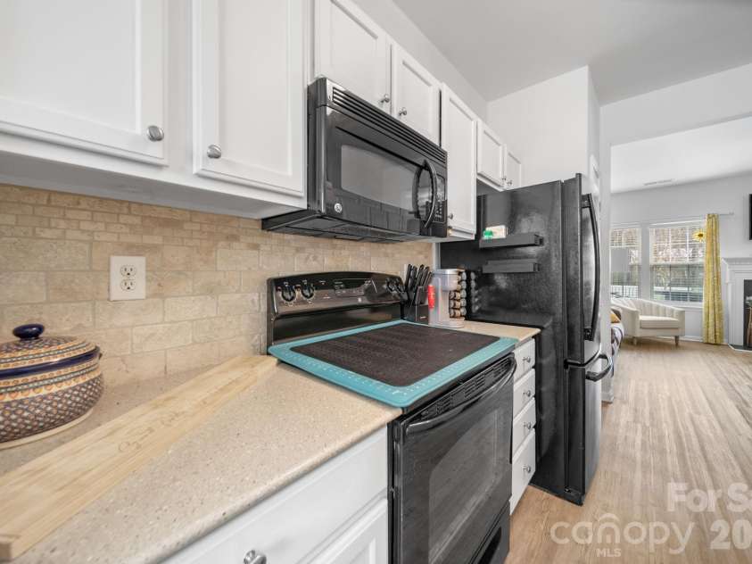 17610 Delmas Drive, Cornelius, NC 28031.  MLS# CAR4336612, YatesRealty ID 12749. 