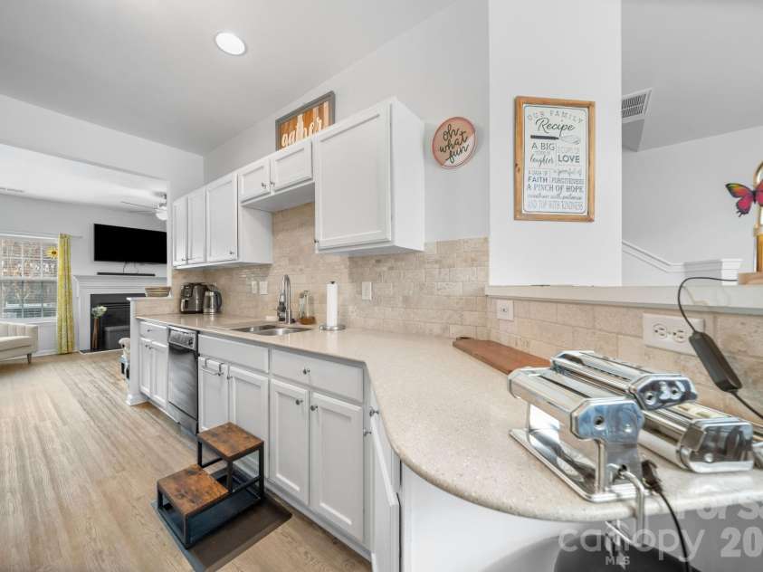 17610 Delmas Drive, Cornelius, NC 28031.  MLS# CAR4336612, YatesRealty ID 12749. 