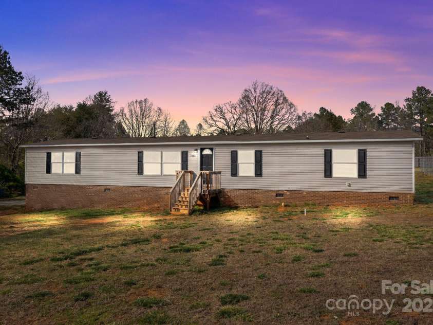 2154 Withers Drive, Maiden, NC 28650.  MLS# CAR4240580, YatesRealty ID 12749. 