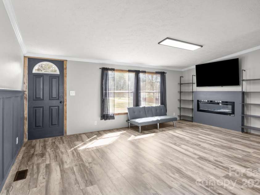 2154 Withers Drive, Maiden, NC 28650.  MLS# CAR4240580, YatesRealty ID 12749. 