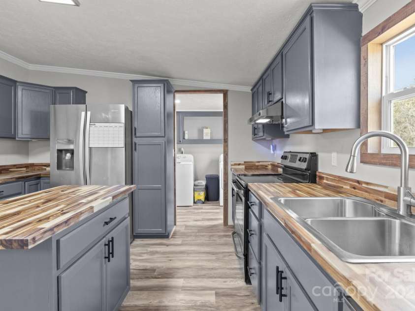 2154 Withers Drive, Maiden, NC 28650.  MLS# CAR4240580, YatesRealty ID 12749. 