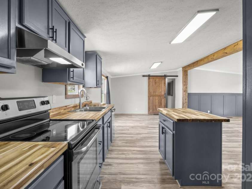 2154 Withers Drive, Maiden, NC 28650.  MLS# CAR4240580, YatesRealty ID 12749. 