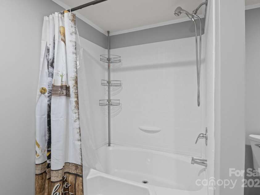 2154 Withers Drive, Maiden, NC 28650.  MLS# CAR4240580, YatesRealty ID 12749. 