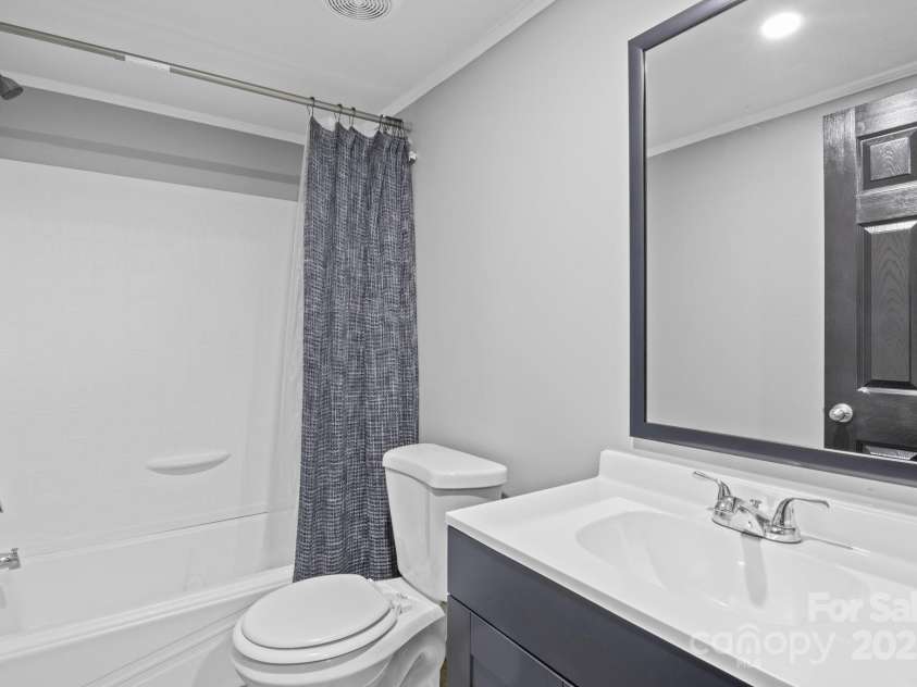 2154 Withers Drive, Maiden, NC 28650.  MLS# CAR4240580, YatesRealty ID 12749. 