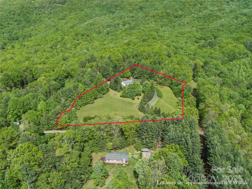 100 Rock Boulevard, Burnsville, NC 28714.  MLS# CAR4258377, YatesRealty ID 12750. 