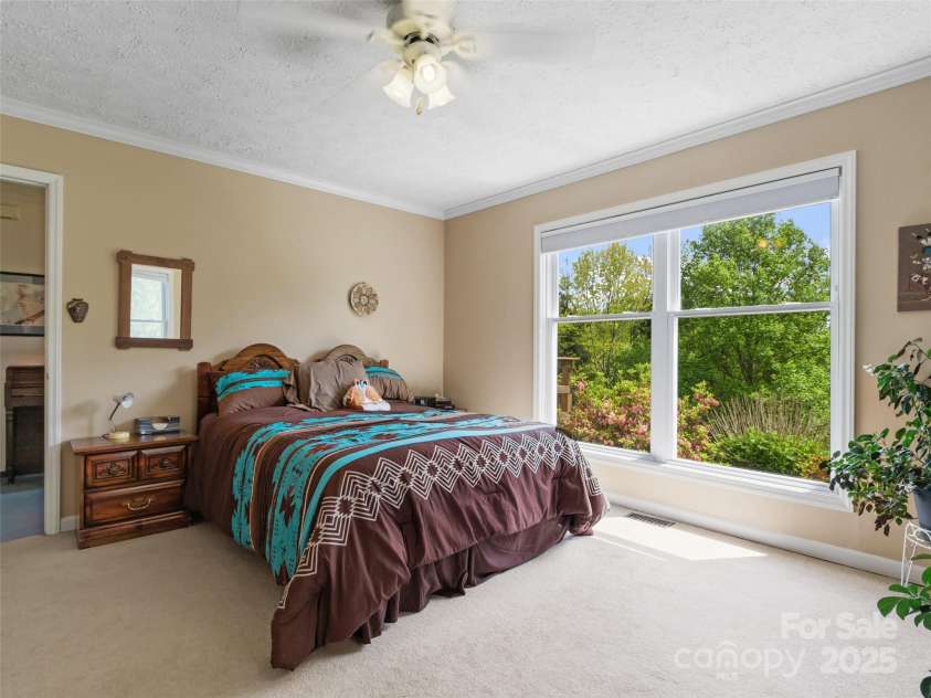 100 Rock Boulevard, Burnsville, NC 28714.  MLS# CAR4258377, YatesRealty ID 12750. 