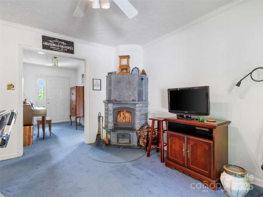 100 Rock Boulevard, Burnsville, NC 28714.  MLS# CAR4258377, YatesRealty ID 12750. 