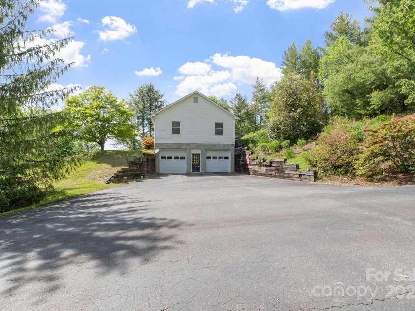 100 Rock Boulevard, Burnsville, NC 28714.  MLS# CAR4258377, YatesRealty ID 12750. 