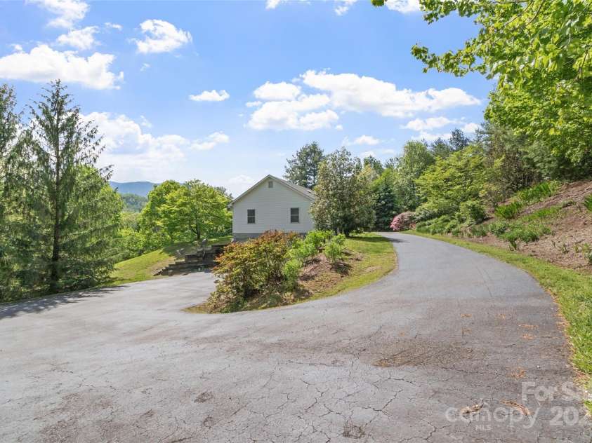 100 Rock Boulevard, Burnsville, NC 28714.  MLS# CAR4258377, YatesRealty ID 12750. 