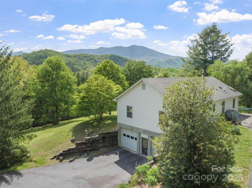 100 Rock Boulevard, Burnsville, NC 28714.  MLS# CAR4258377, YatesRealty ID 12750. 