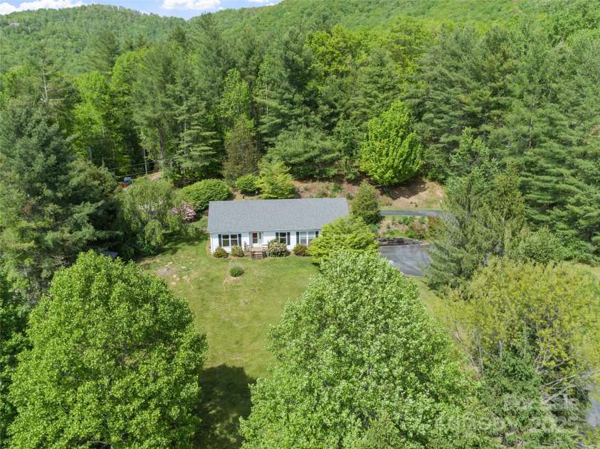 100 Rock Boulevard, Burnsville, NC 28714.  MLS# CAR4258377, YatesRealty ID 12750. 