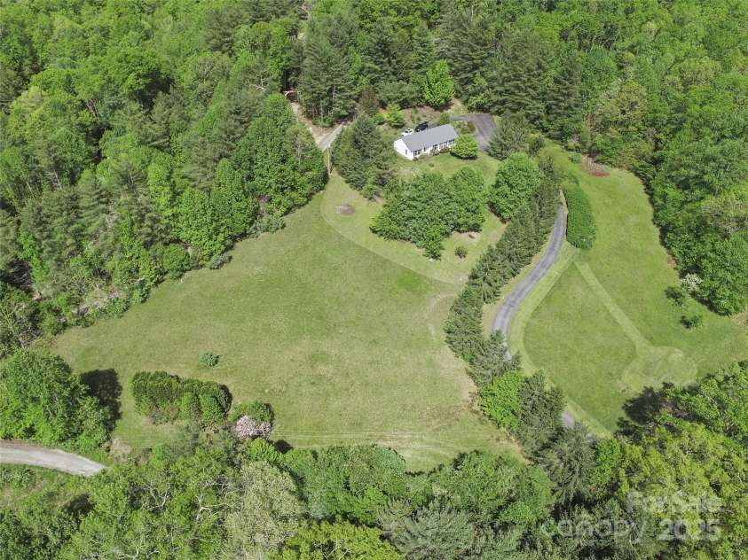 100 Rock Boulevard, Burnsville, NC 28714.  MLS# CAR4258377, YatesRealty ID 12750. 