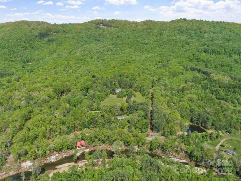 100 Rock Boulevard, Burnsville, NC 28714.  MLS# CAR4258377, YatesRealty ID 12750. 