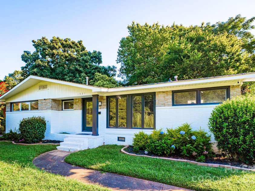 1621 Keeling Place, Charlotte, NC 28210.  MLS# CAR4297352, YatesRealty ID 12751. 