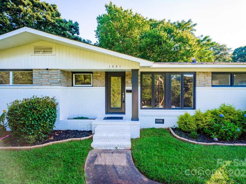 1621 Keeling Place, Charlotte, NC 28210.  MLS# CAR4297352, YatesRealty ID 12751. 