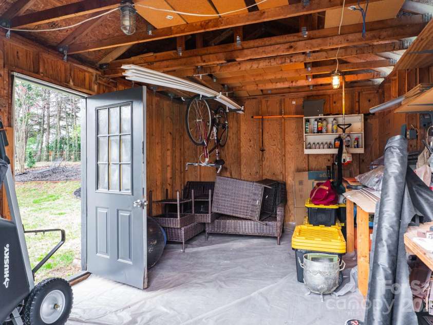 1621 Keeling Place, Charlotte, NC 28210.  MLS# CAR4297352, YatesRealty ID 12751. 