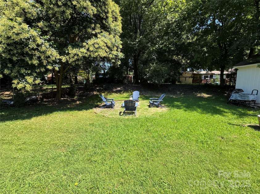 1621 Keeling Place, Charlotte, NC 28210.  MLS# CAR4297352, YatesRealty ID 12751. 