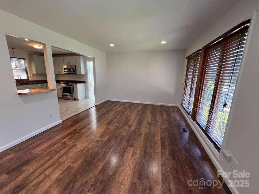 1621 Keeling Place, Charlotte, NC 28210.  MLS# CAR4297352, YatesRealty ID 12751. 