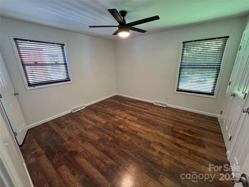 1621 Keeling Place, Charlotte, NC 28210.  MLS# CAR4297352, YatesRealty ID 12751. 