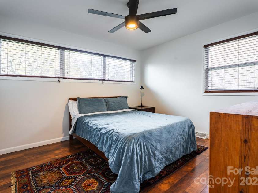 1621 Keeling Place, Charlotte, NC 28210.  MLS# CAR4297352, YatesRealty ID 12751. 