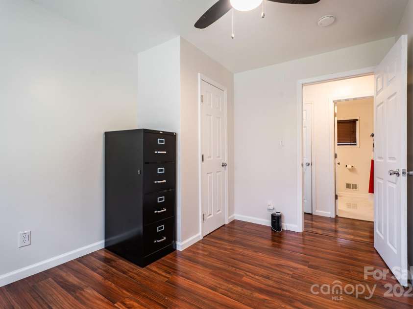 1621 Keeling Place, Charlotte, NC 28210.  MLS# CAR4297352, YatesRealty ID 12751. 