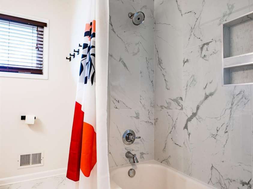 1621 Keeling Place, Charlotte, NC 28210.  MLS# CAR4297352, YatesRealty ID 12751. 