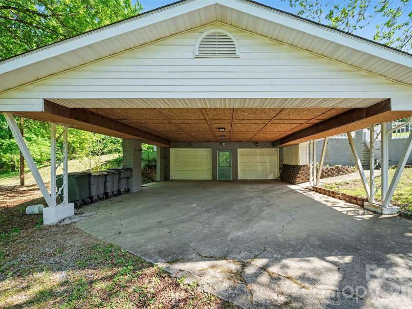 2617 Shady Lane Avenue, Concord, NC 28027.  MLS# CAR4369396, YatesRealty ID 12751. 
