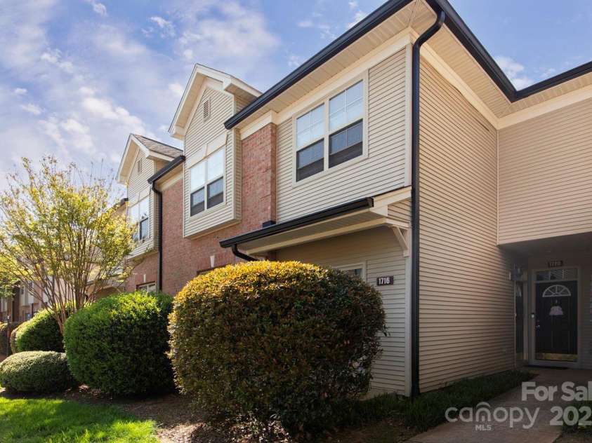 1716 Termini Drive, Charlotte, NC 28262.  MLS# CAR4247973, YatesRealty ID 12752. 