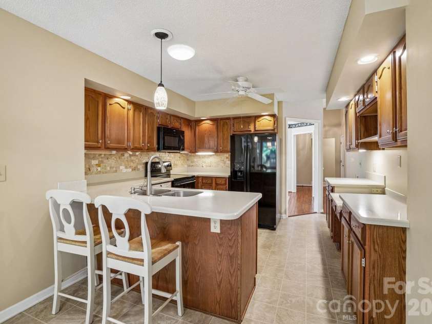 3 Wentworth Court, Etowah, NC 28729.  MLS# CAR4390918, YatesRealty ID 12752. 