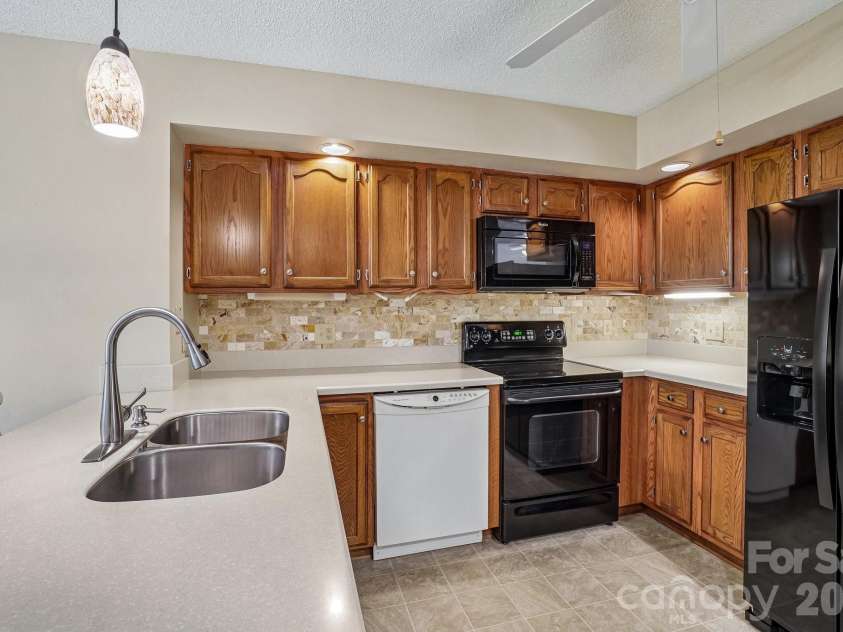 3 Wentworth Court, Etowah, NC 28729.  MLS# CAR4390918, YatesRealty ID 12752. 