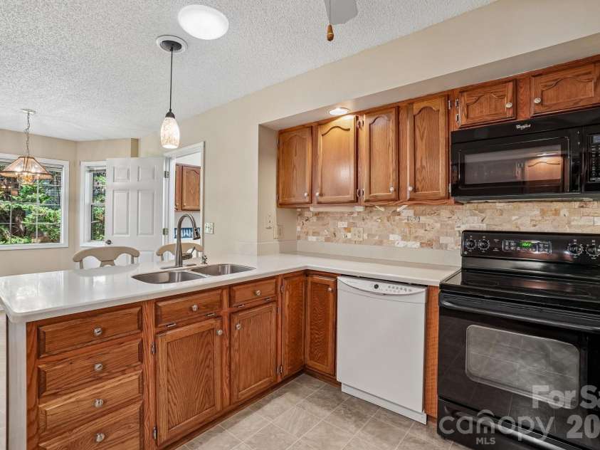3 Wentworth Court, Etowah, NC 28729.  MLS# CAR4390918, YatesRealty ID 12752. 