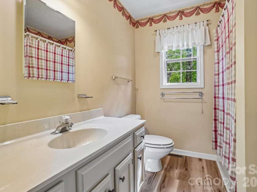 3 Wentworth Court, Etowah, NC 28729.  MLS# CAR4390918, YatesRealty ID 12752. 