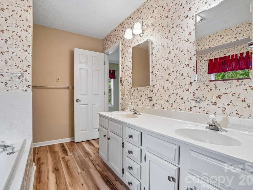 3 Wentworth Court, Etowah, NC 28729.  MLS# CAR4390918, YatesRealty ID 12752. 