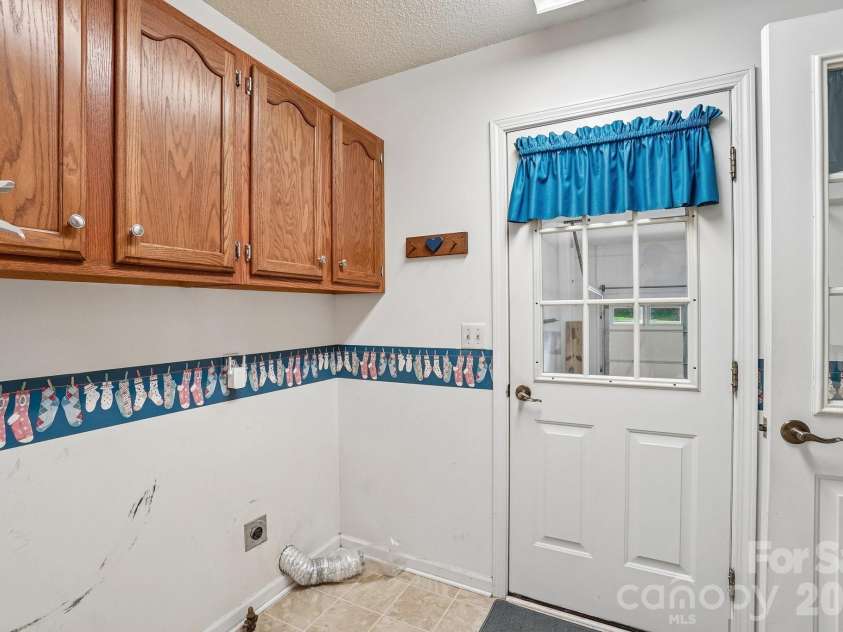 3 Wentworth Court, Etowah, NC 28729.  MLS# CAR4390918, YatesRealty ID 12752. 