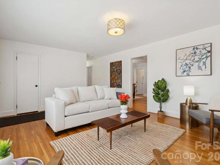 1127 Westchester Boulevard, Charlotte, NC 28205.  MLS# CAR4334380, YatesRealty ID 12753. 