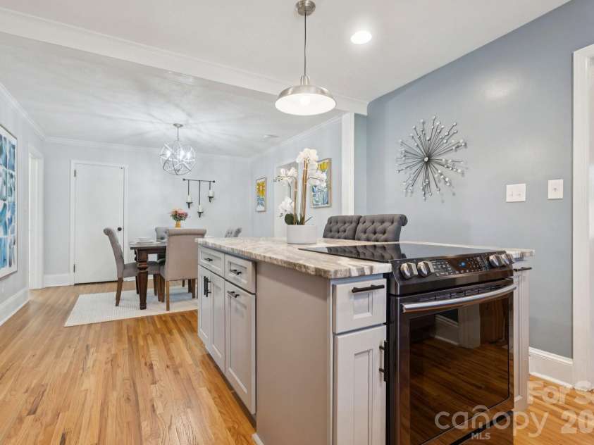 1127 Westchester Boulevard, Charlotte, NC 28205.  MLS# CAR4334380, YatesRealty ID 12753. 