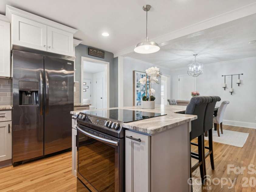 1127 Westchester Boulevard, Charlotte, NC 28205.  MLS# CAR4334380, YatesRealty ID 12753. 